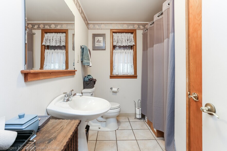 More Photos Of 1328 Main St, Crete Office For Sale