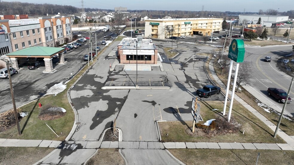 Primary Photo Of 18902 Northline Rd, Southgate Fast Food For Lease