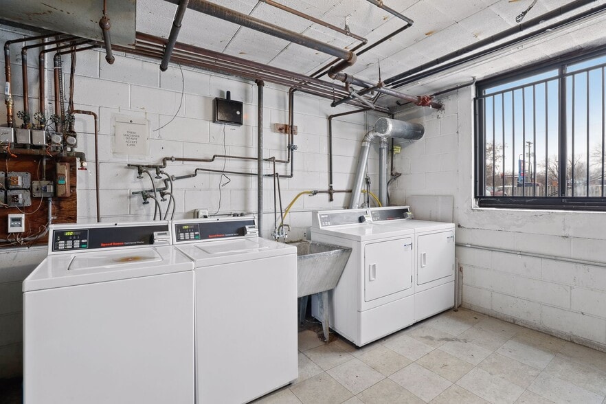 More Photos Of 912 22nd Ave S, Minneapolis Apartments For Sale