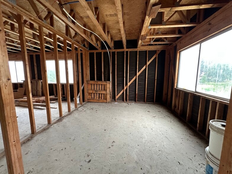 More Photos Of 6628 Crestway Dr, San Antonio Flex For Sale