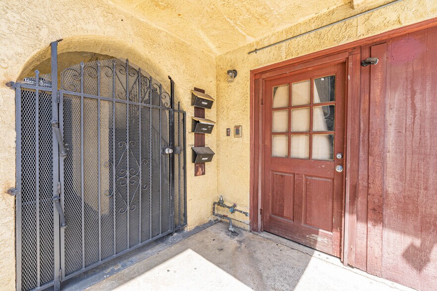 More Photos Of 1745 S Harvard Blvd, Los Angeles Apartments For Sale