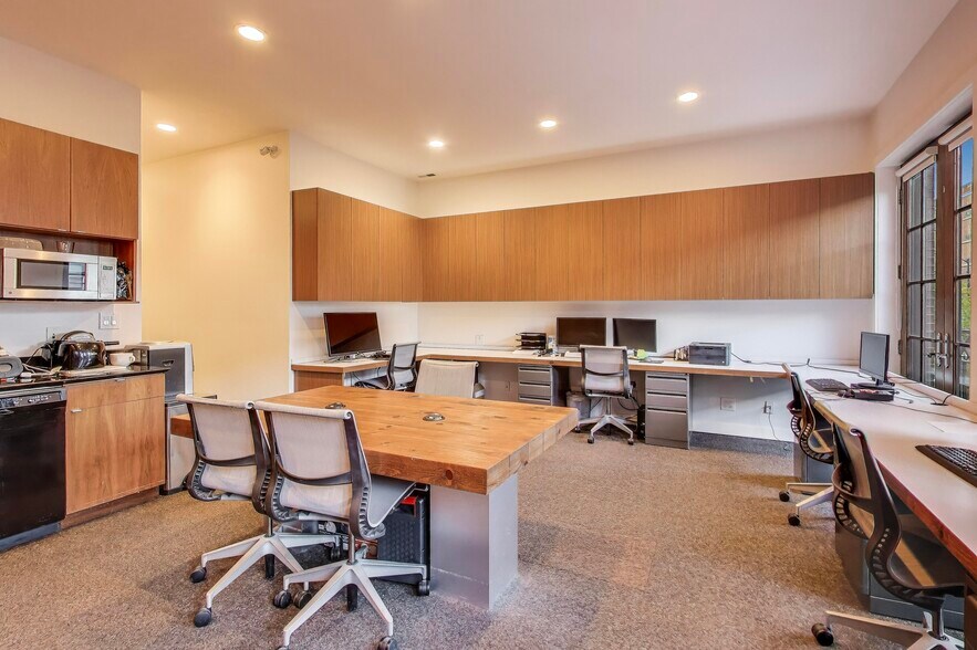 More Photos Of 1950 N Sedgwick St, Chicago Storefront Retail Residential For Sale