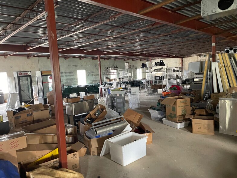 More Photos Of 405 Mitchell St, Bryan Office For Sale