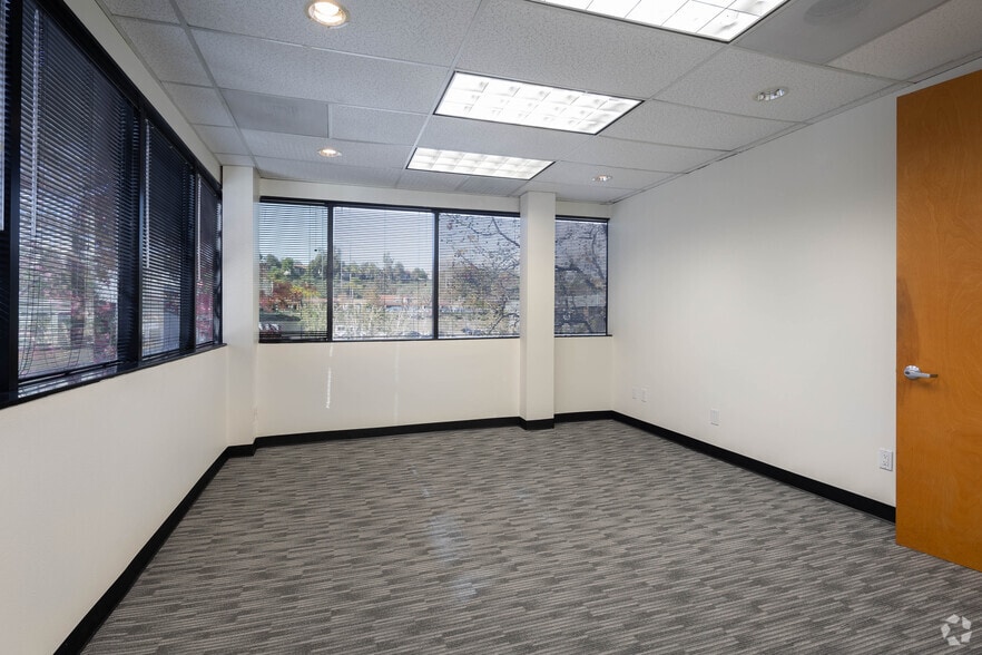 More Photos Of 30012 Ivy Glenn Dr, Laguna Niguel Office For Lease