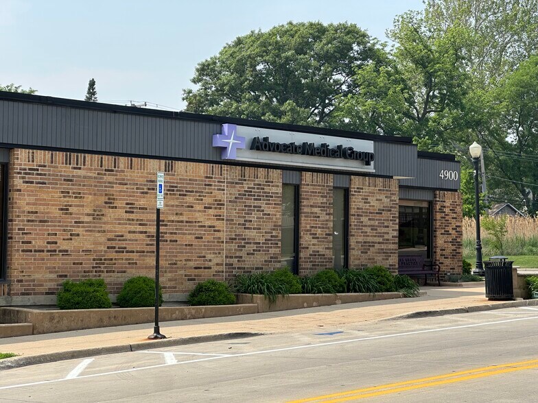 More Photos Of 4900 Main St, Downers Grove Medical For Lease
