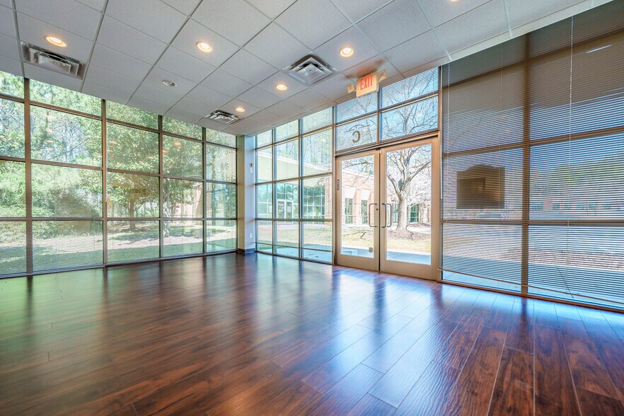 More Photos Of 4275 Johns Creek Pky, Suwanee Unknown For Lease