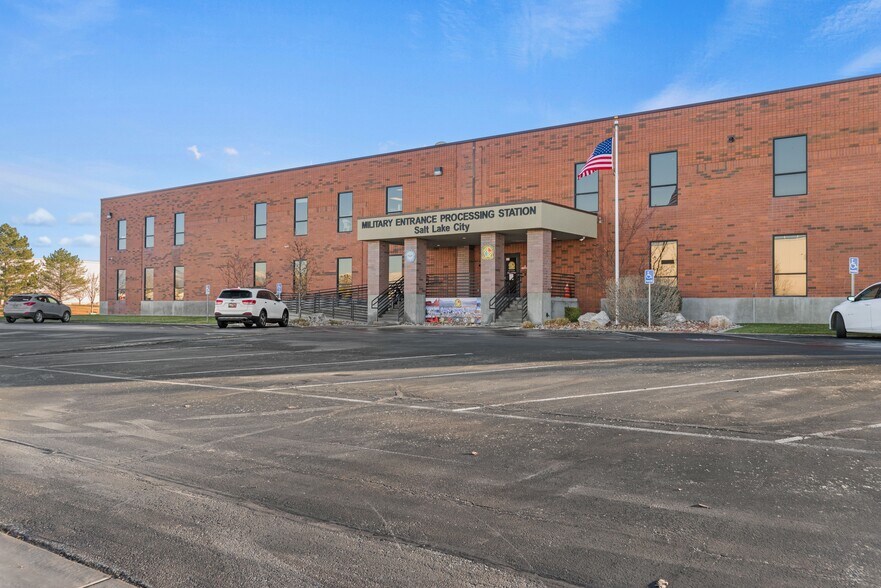 More Photos Of 5416 W Amelia Earhart Dr, Salt Lake City Flex For Lease