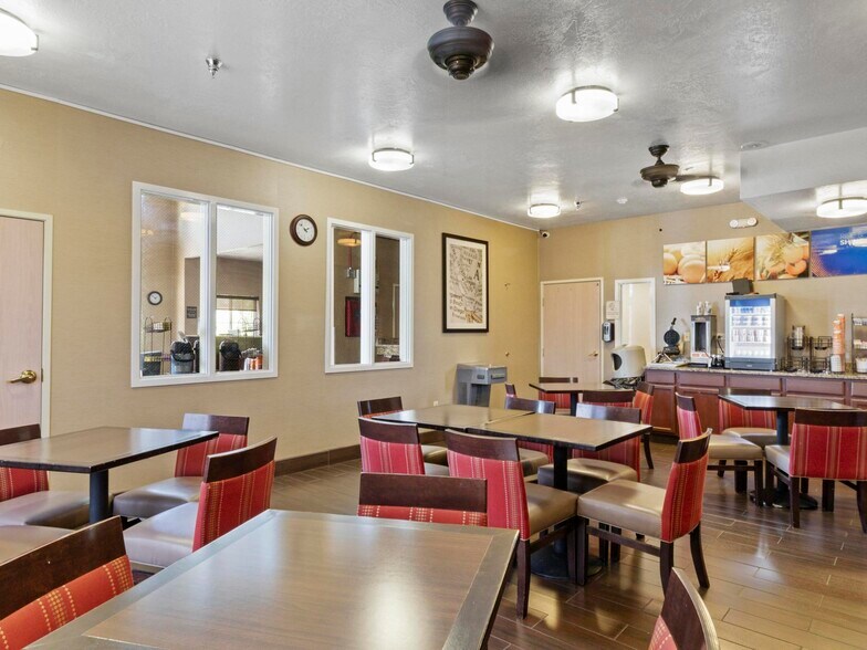 More Photos Of 2970 Idaho St, Elko Hotel For Sale