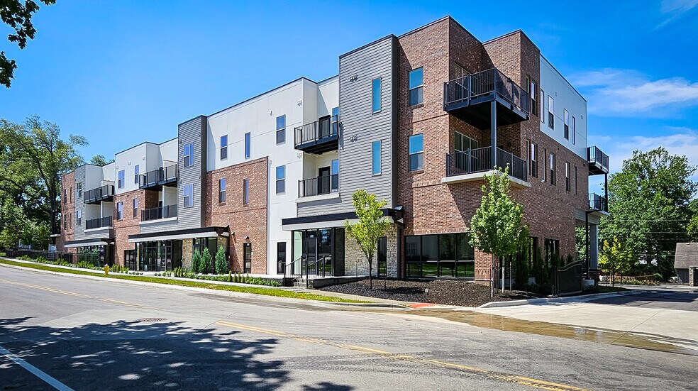 Primary Photo Of 110 SW Market St, Lee's Summit Office For Sale