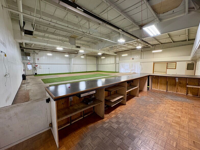 More Photos Of 2525 W Market St, Tiffin Freestanding For Lease