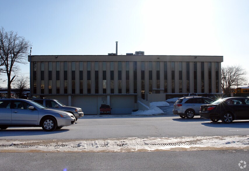 More Photos Of 409 Minnisink Rd, Totowa Office For Lease