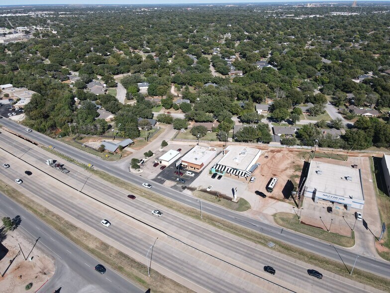 More Photos Of 2303 S Danville Dr, Abilene Office For Lease