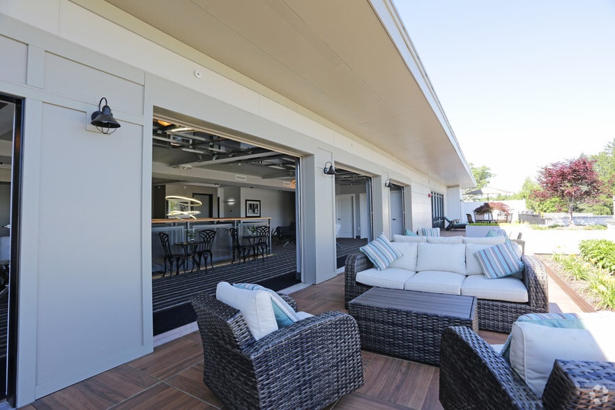 More Photos Of 77A Excelsior Ave, Saratoga Springs Apartments For Lease