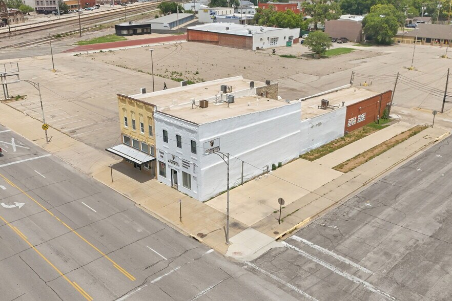 More Photos Of 302 N Main St, Newton Office Residential For Sale