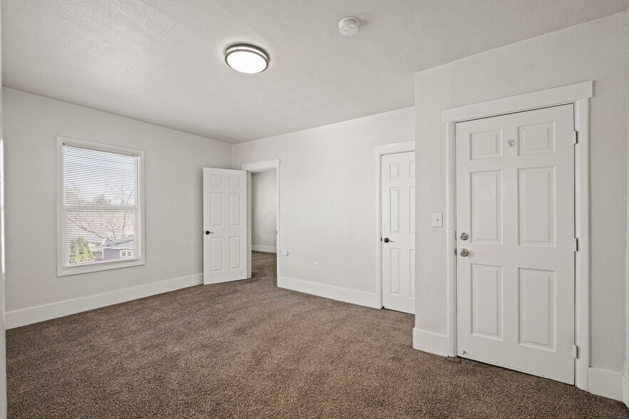 More Photos Of 211 N Delaware Ave, Wenatchee Apartments For Sale