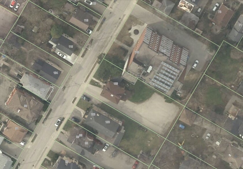 More Photos Of 109 College St, Kitchener Office For Sale