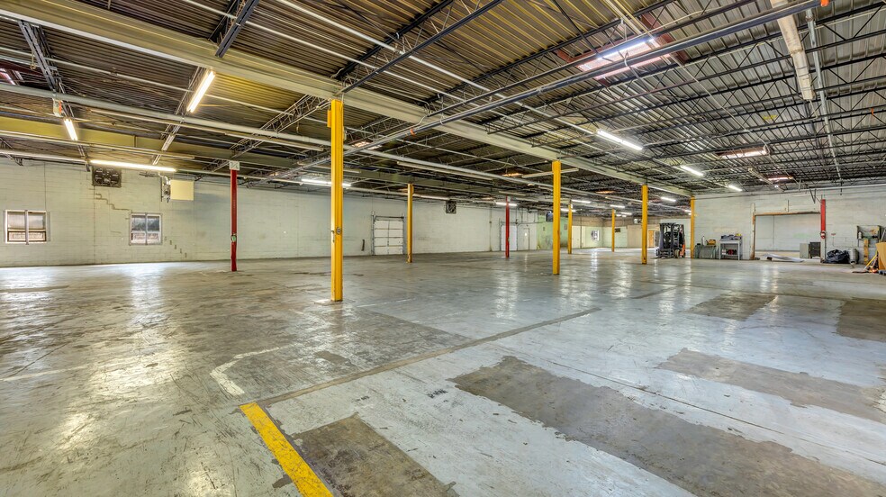 More Photos Of 333 Sante Ave, Kirkwood Warehouse For Lease