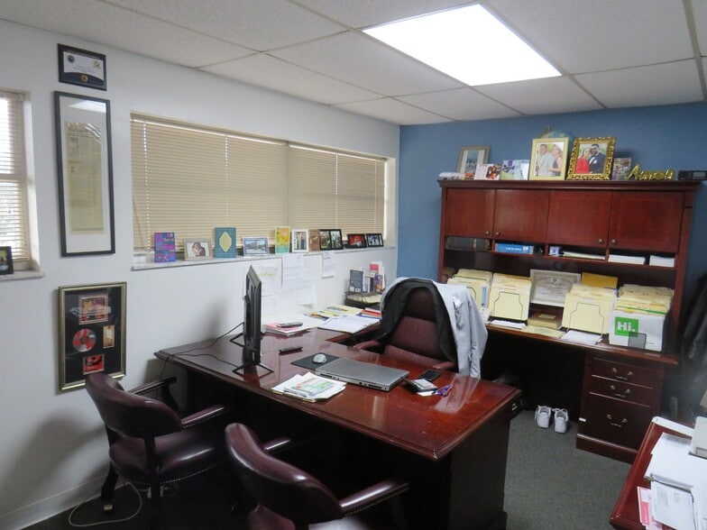 More Photos Of 11030 Wiles Rd, Coral Springs Religious Facility For Lease