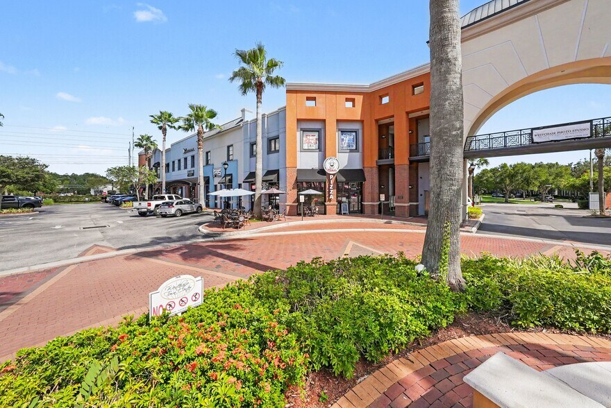 More Photos Of 9520-9532 W Linebaugh Ave, Tampa Unknown For Lease