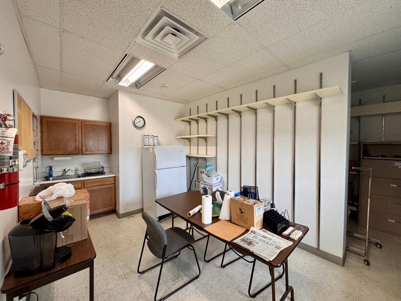 More Photos Of 208 S Johnson St, Macomb Schools For Sale