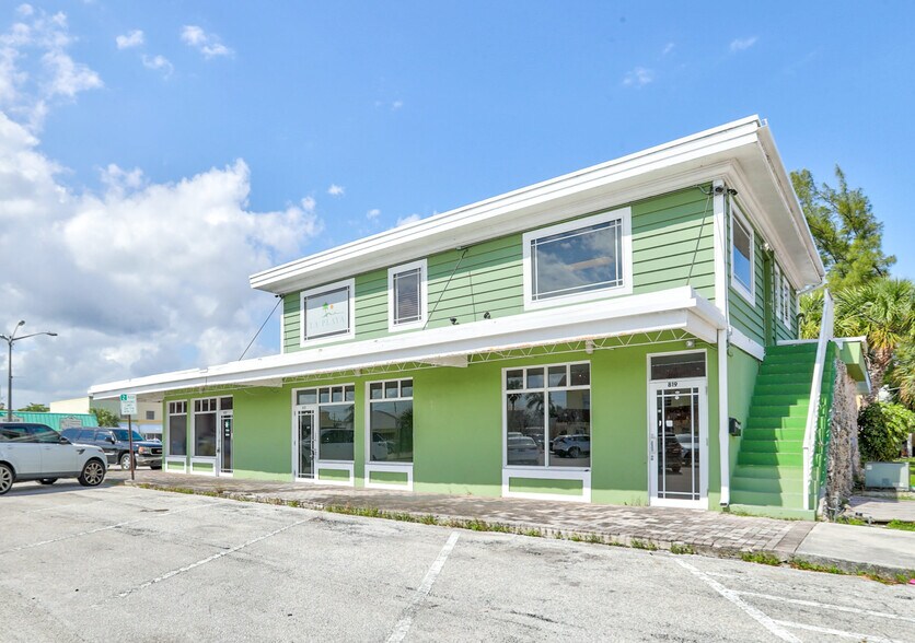 More Photos Of 817-823 SE 9th St, Deerfield Beach Storefront Retail Office For Lease