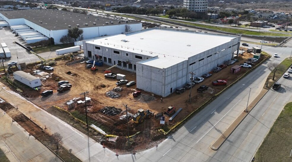 More Photos Of 2322 N State Highway 360, Grand Prairie Industrial For Lease