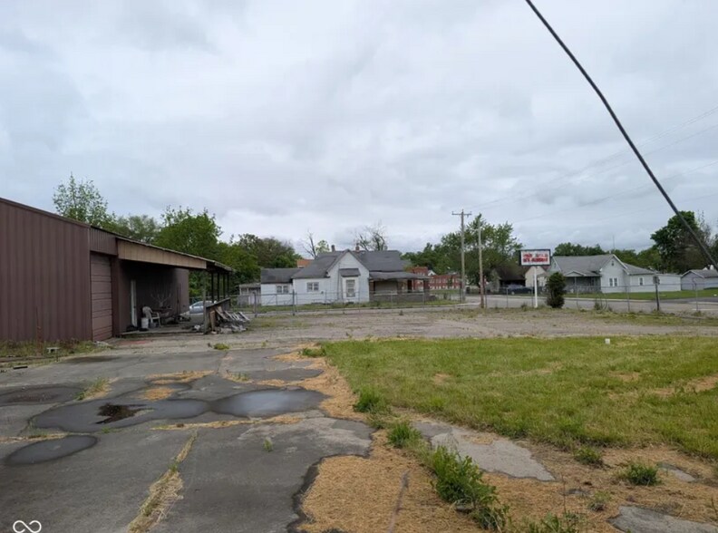 More Photos Of 1113 S Madison Ave, Anderson Warehouse For Sale