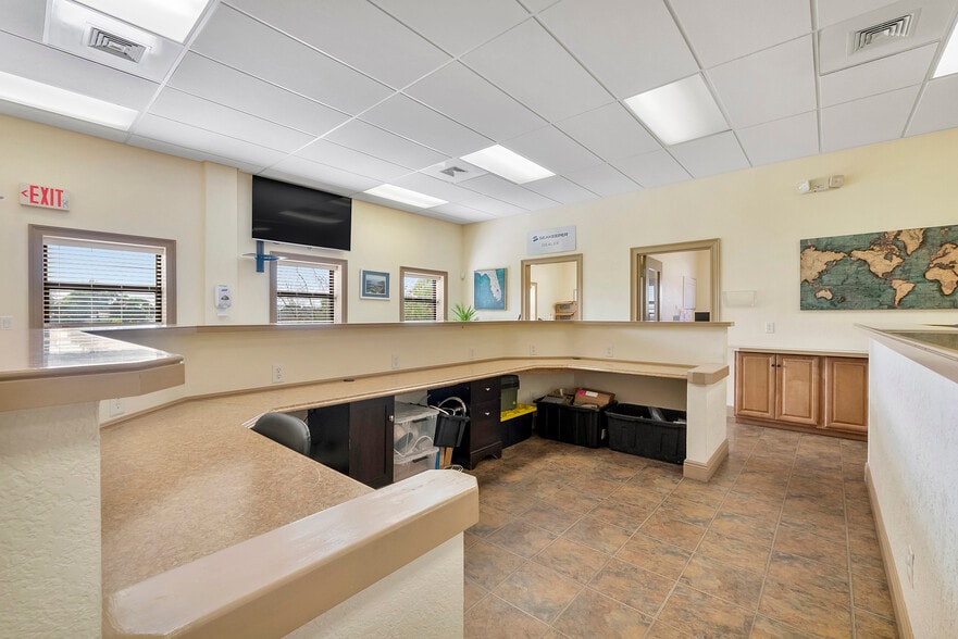 More Photos Of 1133 53rd Ct N, Mangonia Park Warehouse For Sale