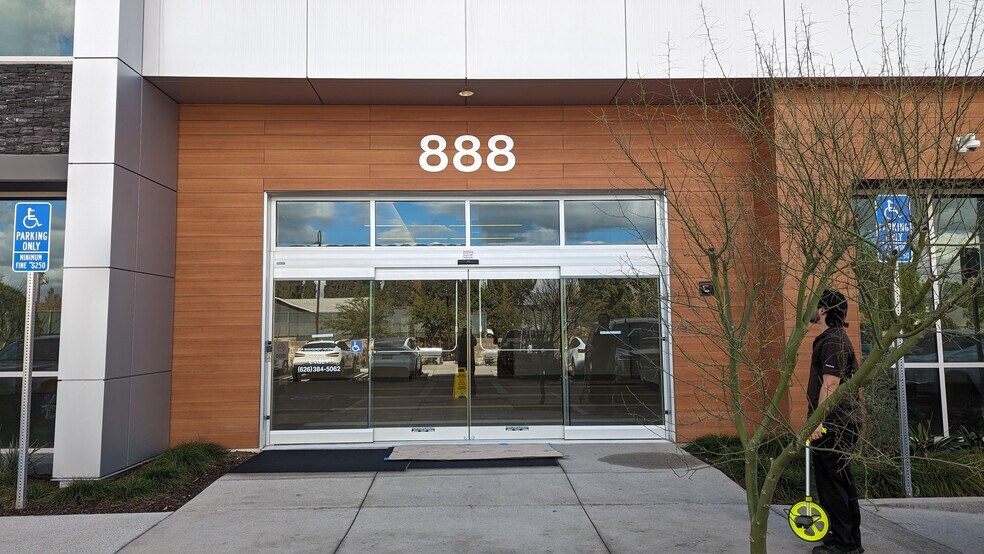 More Photos Of 888 S Brea Canyon Rd, Diamond Bar Medical For Lease