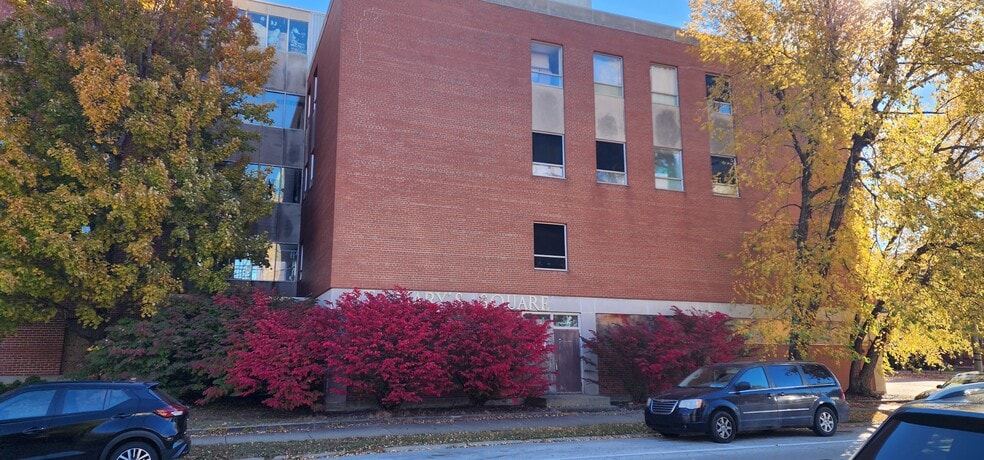 More Photos Of 239 S Cherry St, Galesburg Skilled Nursing Facility For Sale