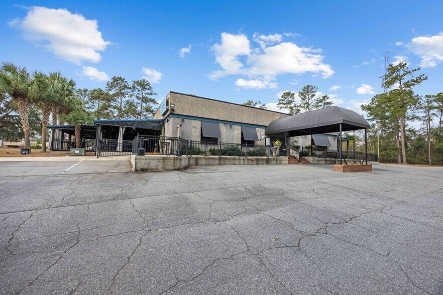 More Photos Of 1405 Gornto Rd, Valdosta Restaurant For Sale
