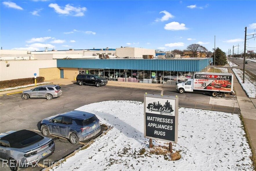 More Photos Of 8655 E 8 Mile Rd, Warren Warehouse For Sale