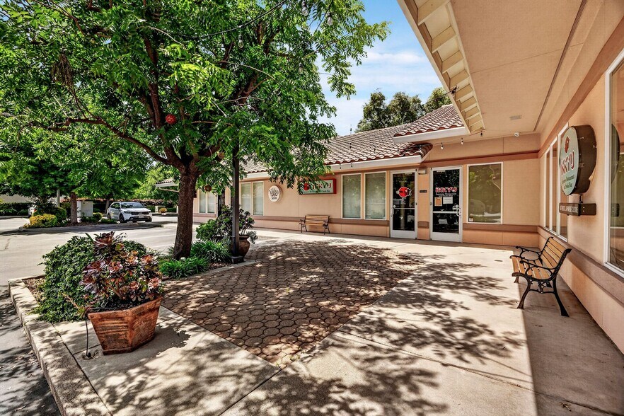 More Photos Of 2995 Esplanade Rd, Chico Restaurant For Sale