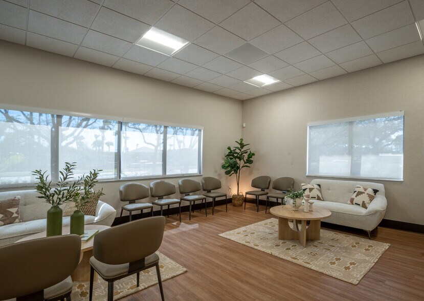 More Photos Of 3795 Boynton Beach Blvd, Boynton Beach Medical For Lease