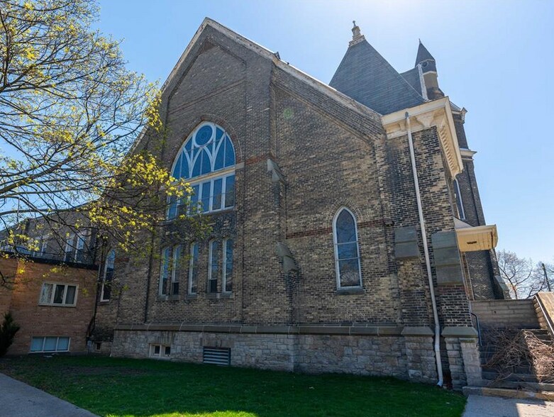 More Photos Of 220 George St, Sarnia Religious Facility For Sale