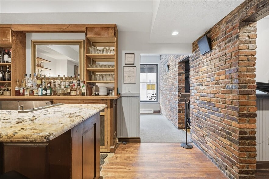 More Photos Of 2104 E Carson St, Pittsburgh Restaurant For Sale