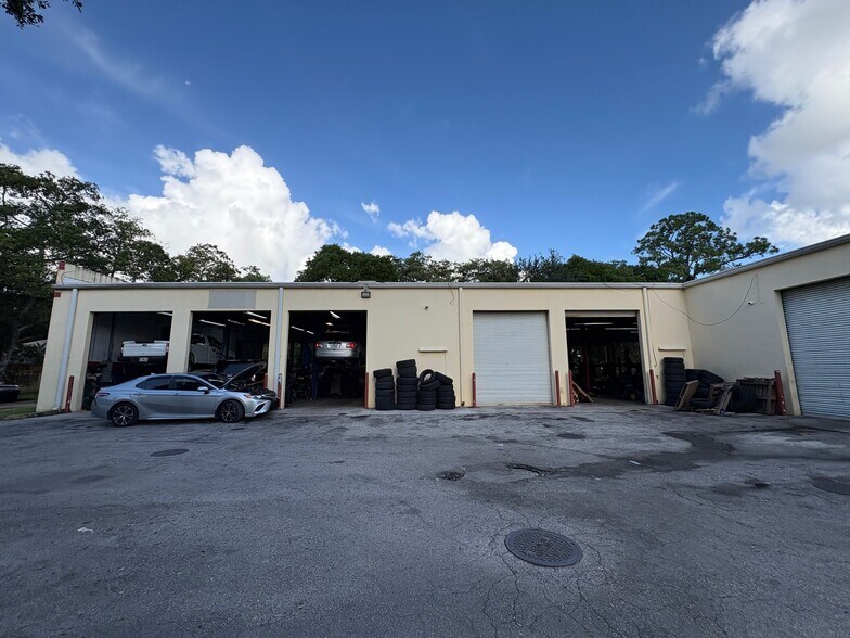 More Photos Of 6480-6520 W Commercial Blvd, Lauderhill Unknown For Lease