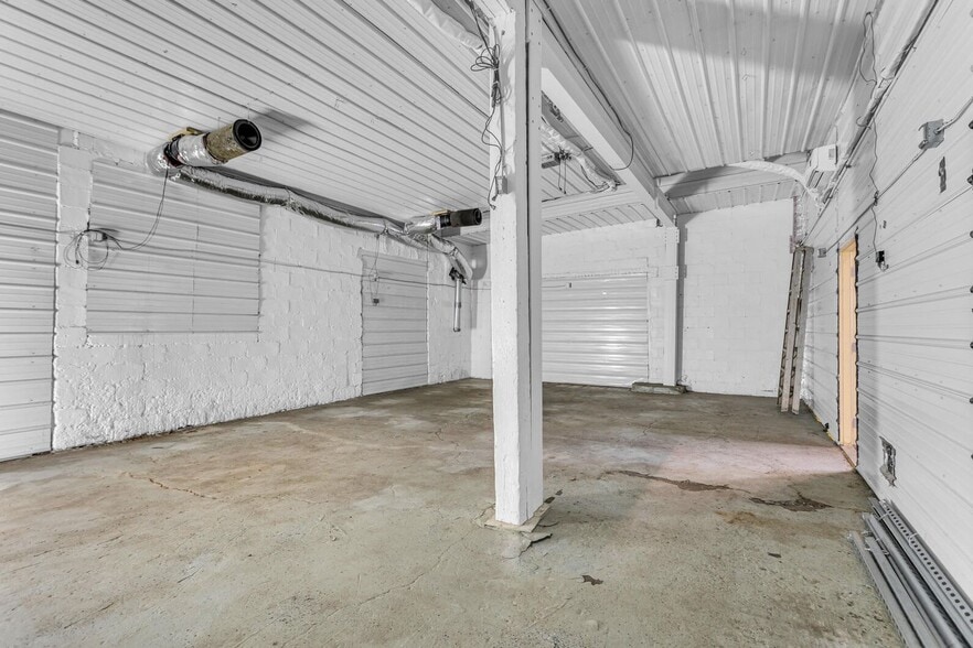 More Photos Of 2419 E Michigan Ave, Jackson Warehouse For Sale