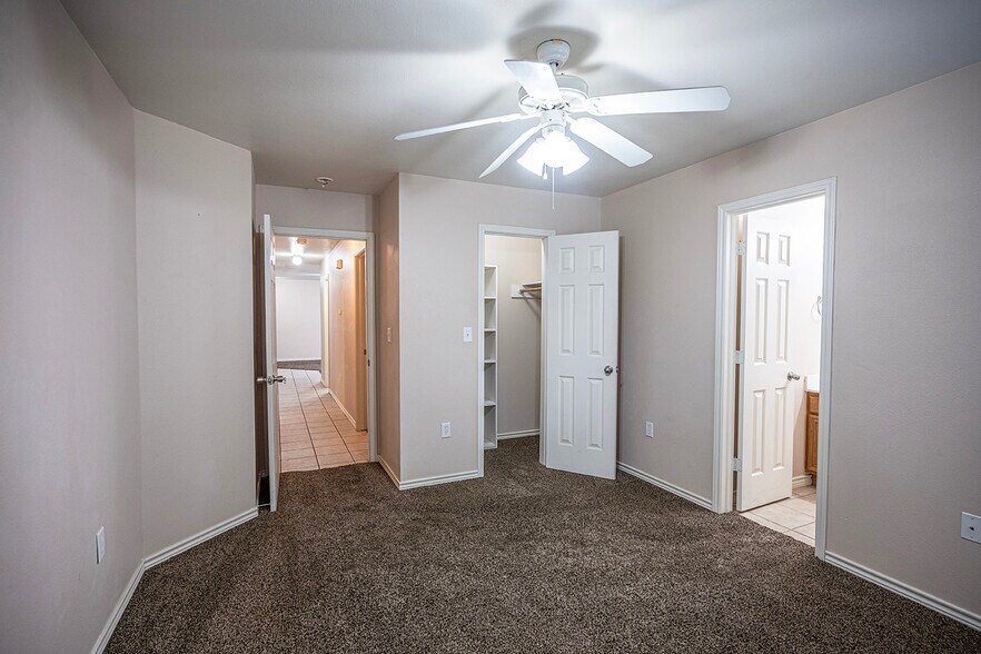 More Photos Of 5710 Fordham St, Lubbock Specialty For Sale