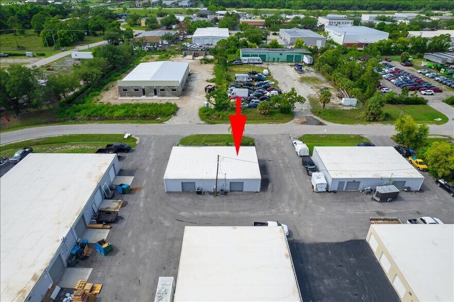 More Photos Of 2231-2235 Bruner Ln, Fort Myers Distribution For Sale