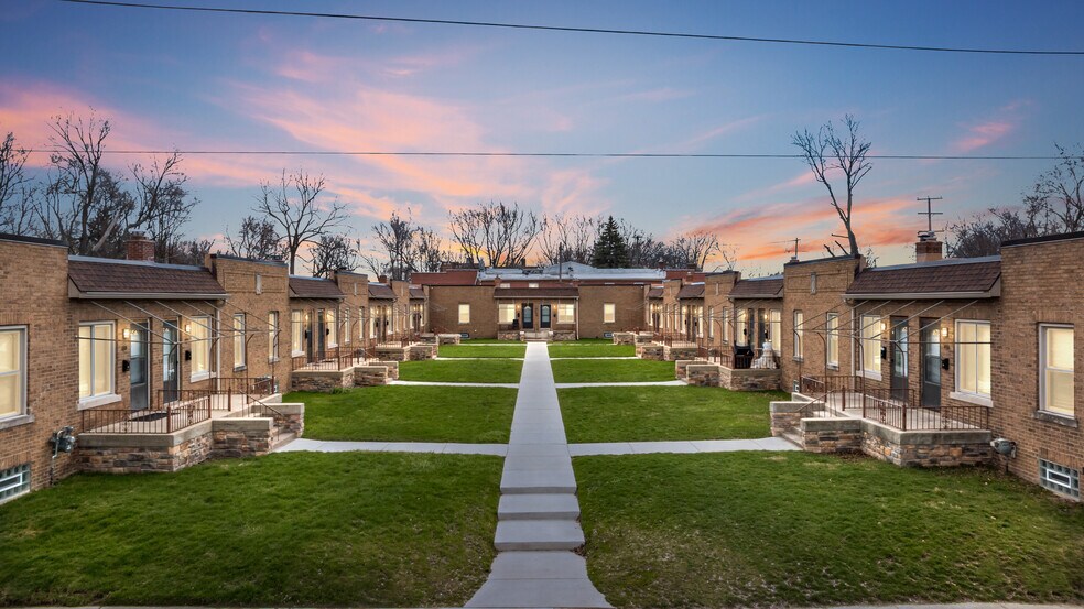 Primary Photo Of 51 Spokane Dr, Pontiac Apartments For Sale