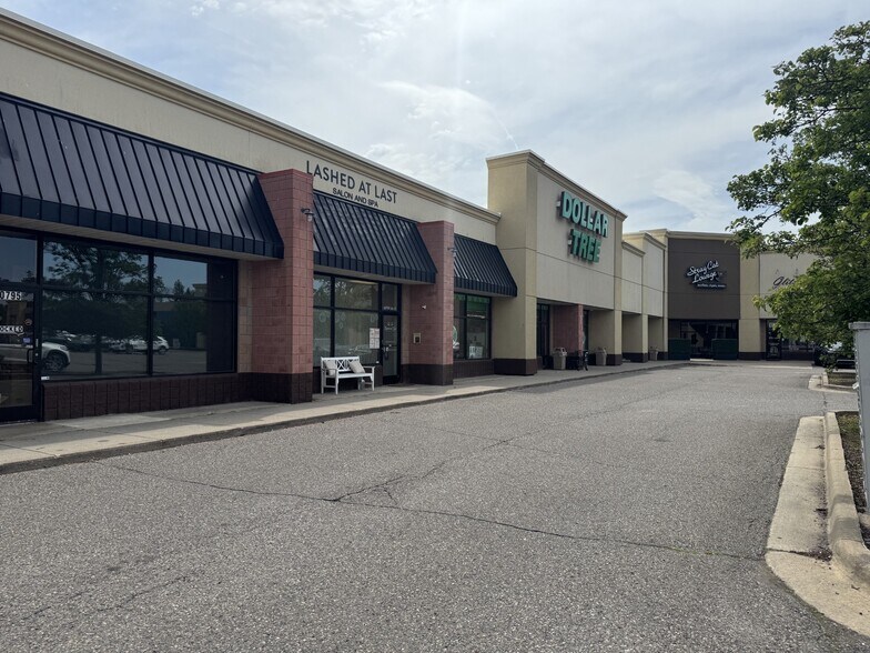Primary Photo Of 40775-40821 Garfield Rd, Clinton Township Freestanding For Sale