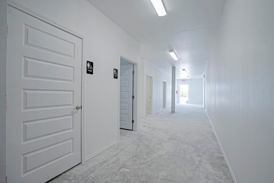More Photos Of 5823 Millineum Drive, Harlingen Warehouse For Lease