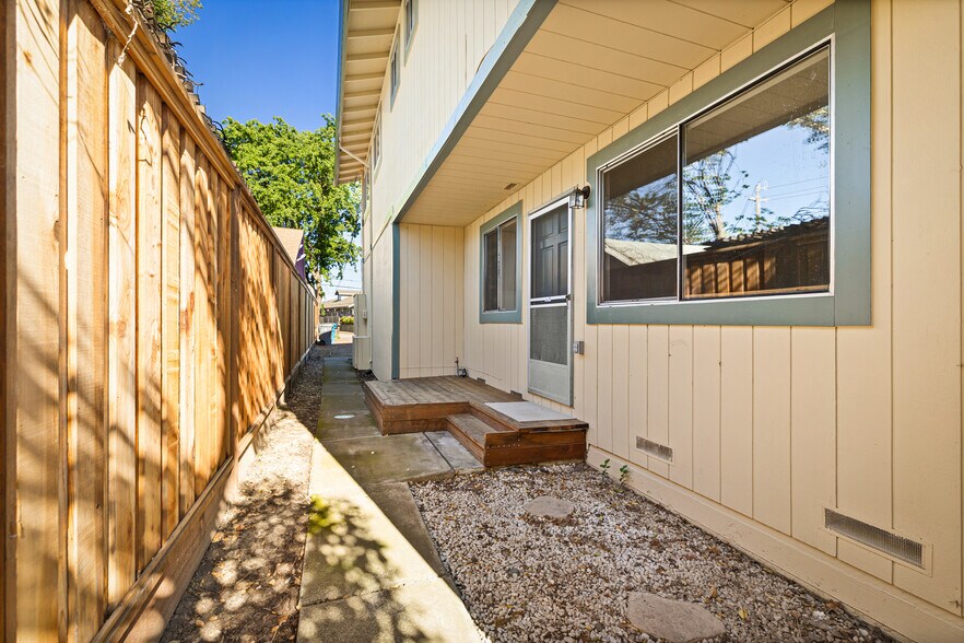 More Photos Of 611 Hendley St, Santa Rosa Apartments For Sale