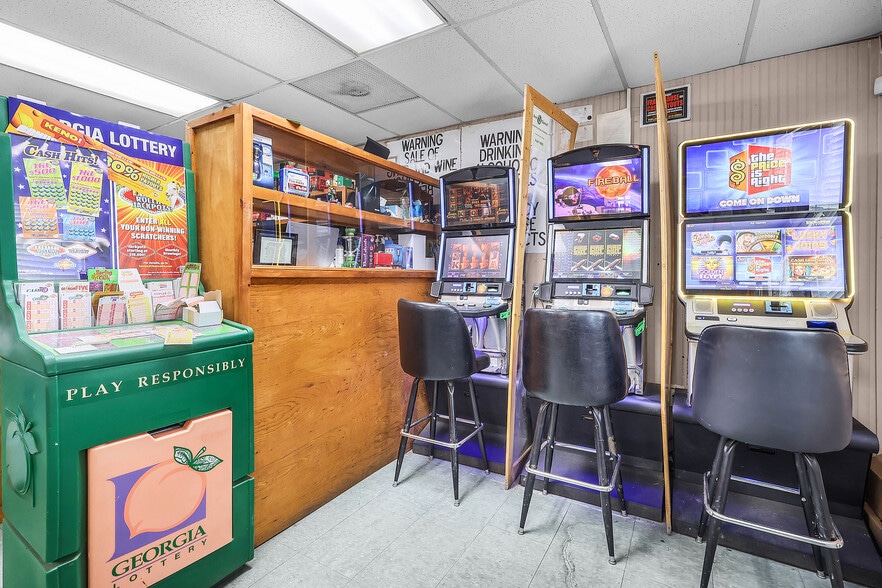 More Photos Of 2550 Parks Mill Rd, Buckhead Morgan Service Station For Sale