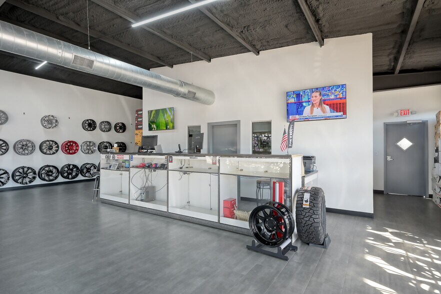 More Photos Of 202 N Frazier St, Conroe Freestanding For Sale