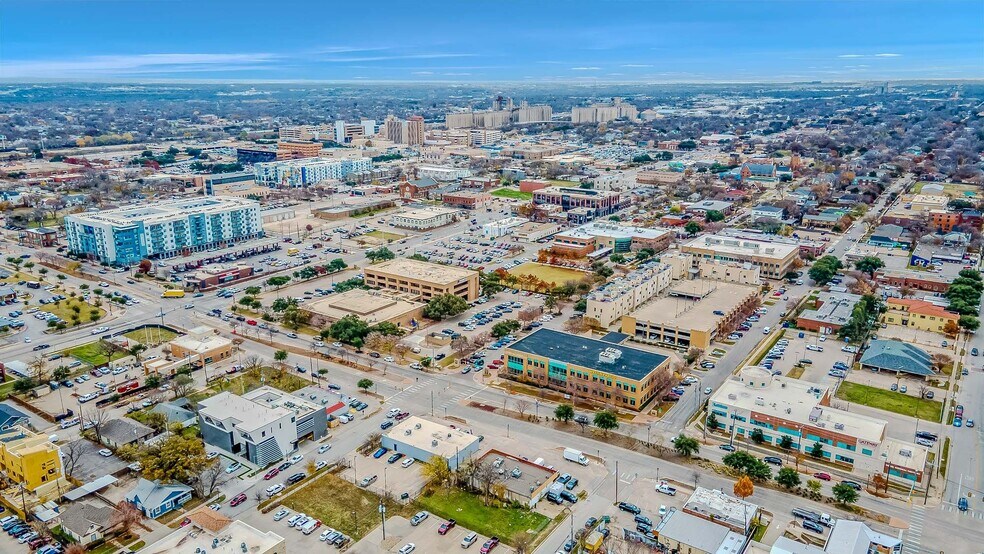 More Photos Of 950 W Rosedale St, Fort Worth Freestanding For Sale