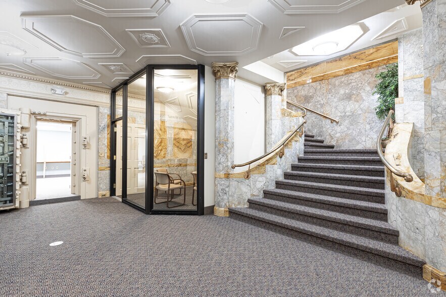 More Photos Of 1351 Main St, Springfield Office For Lease