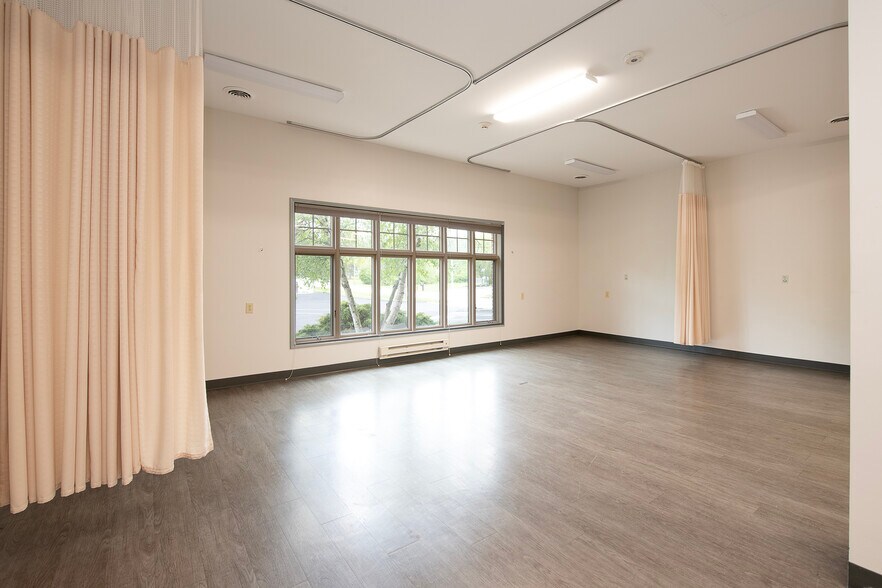 More Photos Of 12744 State Rd, North Royalton Medical For Lease