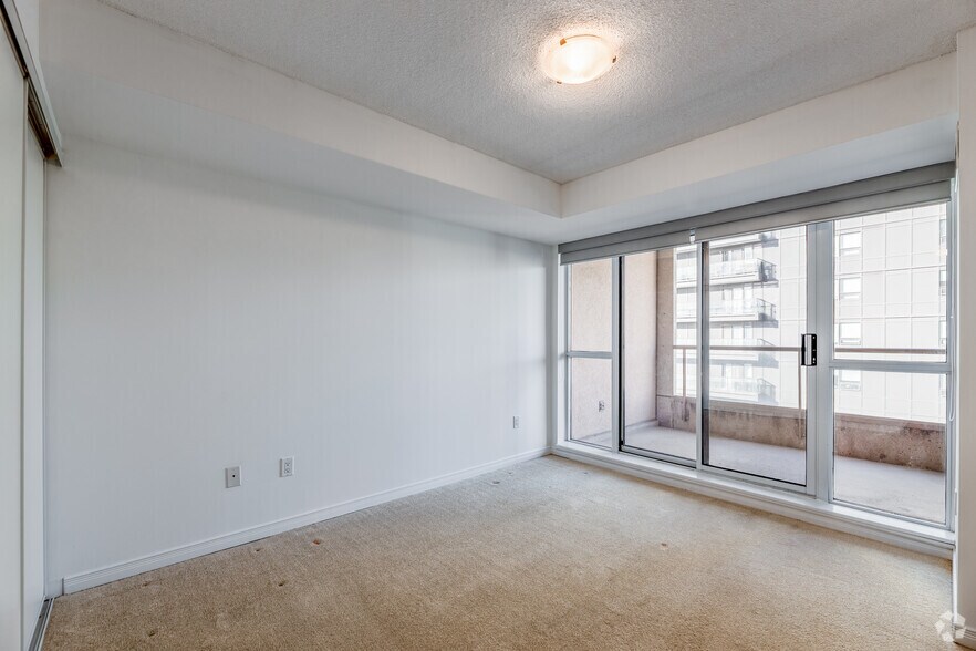 More Photos Of 925 Bay St, Toronto Apartments For Lease